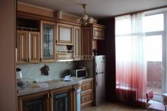 2-комнатная, улица Авроровская 17. Центр, агентство, 63 кв. м. Кухня