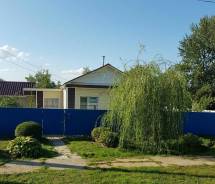 Продам дом в центре села Яковлевка. Улица Красноармейская 10, р-н с. Яковлевка, площадь дома 64 кв. м., электричество 8 кВт, отопление электрическое...