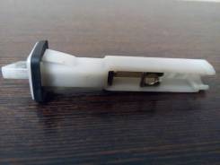 Замок лючка бензобака. Nissan: Maxima, Altima, Figaro, NP300, Almera, Cherry, Bluebird Sylphy, Cedric, Silvia, Vanette Serena, Terrano Regulus, 300ZX...