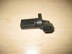 Датчик положения распредвала. Nissan: Cedric, Pathfinder, Terrano, Ambulance, Elgrand, President, Cima, Gloria, Cefiro, Fuga Двигатели: VQ25DD, VQ30DD...