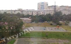 Гостинка, улица Морозова 7. Эгершельд, проверенное агентство, 24 кв. м. Вид из окна днём
