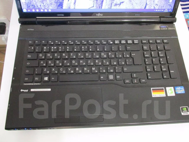 Fujitsu LifeBook NH532. 17.3", 2,4����, ��� 8 ��, ���� 1 000���, WiFi: 1, Bluetooth: 1, ����������� �� 3��. ����