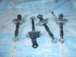 Ограничитель двери. Nissan AD, VGY11, VEY11, WHY11, WFY11, VENY11, VY11, WHNY11, VHNY11, VFY11, WPY11, VHB11, WRY11 Nissan Wingroad, VFY11, VY11, WFY1...
