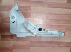 Бачок стеклоомывателя. Audi S6, 4F2 Audi A6, 4F2, 4F2/C6 Двигатели: ASB, AUK, BAT, BBJ, BDW, BDX, BKH, BLB, BMK, BNA, BNG, BNK, BPJ, BPP, BRE, BRF, BS...