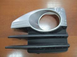 Ободок противотуманной фары. Toyota Noah, ZRR70, ZRR75 Toyota Voxy, ZRR75, ZRR70G, ZRR70W, ZRR70 Двигатель 3ZRFAE