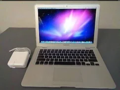 Apple MacBook Air 13 2014 Early MD760. 13.3", 1,7����, ��� 512 ��, ���� 8���, WiFi, Bluetooth, ����������� �� 6��.