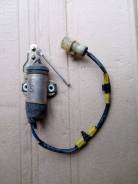Соленоид двери Toyota Mark 2, Chaser 85450-22270*. Toyota Chaser, MX61, GX61, LX60, LX65, SX60 Toyota Cressida, MX63, GX61, RX60, MX62, GX60 Toyota Ma...