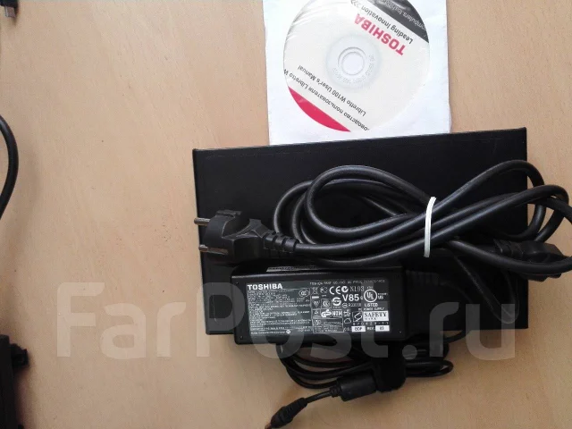 Toshiba Libretto W100-106. 7", 1,2����, ��� 2048 ��, ���� 60���, WiFi: 1, Bluetooth: 1, ����������� �� 1��. ����