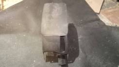 Подлокотник. Volkswagen Jetta, 1K2 Volkswagen Golf, 1K1, 1K5, 5K1, AJ5 Volkswagen Scirocco, 137, 138 Двигатели: AXX, AZV, BAG, BCA, BDK, BFS, BGP, BGQ...