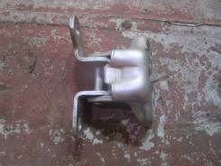 Крепление двери. Toyota Avensis, ADT251, AZT250, AZT250L, AZT250W, AZT251, AZT251L, AZT251W, AZT255, AZT255W, CDT250, ZZT251, ZZT251L Двигатели: 1AZFE...