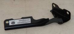 Крепление капота. Mitsubishi Lancer, CS6A, CS2A, CS2W, CS5W, CS5A Mitsubishi Lancer Cedia, CS2A, CS5W, CS5A, CS2W, CS6A Mitsubishi Bravo, U42V