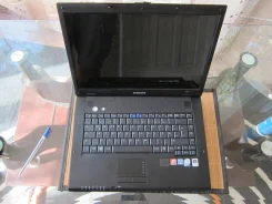 Samsung R60 Plus. 15.4", 1,5����, ��� 2048 ��, ���� 160���, WiFi