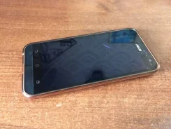 Asus ZenFone 2. �/�