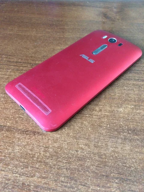 Asus ZenFone 2. �/� ����