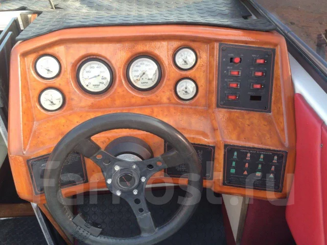 Maxum. 1990 ���, ����� 8��., ��������� ���������, 260��.�., ������ ����