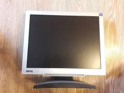 BenQ. 15" ����