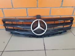 Решетка радиатора. Mercedes-Benz