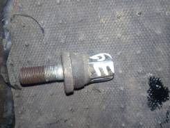 Болт коленвала. Nissan: Bluebird, Wingroad, R'nessa, Sunny, Gloria, AD Toyota Windom, VCV11 Toyota Chaser Toyota Sprinter, AE100 Mitsubishi Lance...