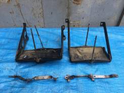 Крепление аккумулятора. Toyota Land Cruiser, KZJ70, KZJ71, KZJ73, KZJ77, KZJ78, LJ70, LJ71, LJ72, LJ73, LJ77, LJ78, LJ79, LJ79R, RJ70, RJ73, RJ77 Toyo...