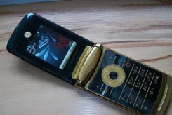 Motorola RAZR2 V8 Luxury Edition. ����� ����