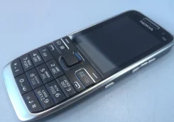 Nokia E52. ����� ����