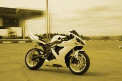 Yamaha R1. 998����. ��., ��������, ��� ���, � �������� ����