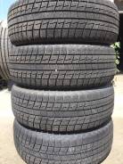 Bridgestone ST30. Зимние, без шипов, 2011 год, износ: 10%, 4 шт