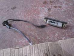 Кнопка открывания багажника. Toyota Avensis, ADT251, AZT250, AZT250L, AZT250W, AZT251, AZT251L, AZT251W, AZT255, AZT255W, CDT250, ZZT250, ZZT251, ZZT2...