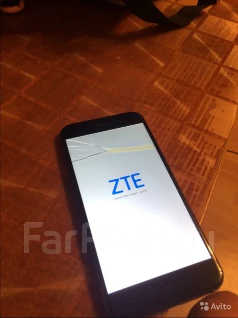 ZTE Blade X7. �/� ����