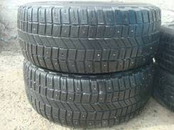 Michelin 4x4 XPC. Зимние, шипованные, износ: 40%, 2 шт