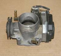 Заслонка дроссельная. Skoda Octavia Volkswagen Golf Volkswagen Bora Volkswagen New Beetle Двигатель AWV