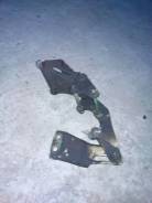 Крепление гидроусилителя. Toyota: Corolla, Corolla Levin, Corolla FX, Carina, Sprinter, Celica, Sprinter Trueno, Soluna, Corona, Caldina, Carina II, C...