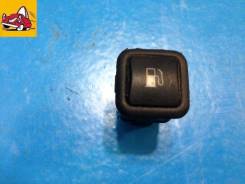 Кнопка открывания бензобака. Volkswagen Passat, 3B, 3B3, 3B6