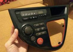 Блок управления климат-контролем. Toyota Wish, ZNE10G, ZNE14, ZNE14G, ZNE10, ANE10, ANE10G Toyota 02-2TD20, Zne10, Zne14, Ane10 Двигатели: 1ZZFE, 1ZZ
