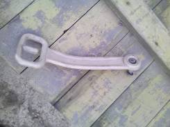 Упор капота. Toyota Lite Ace, CM40, CM40G, CM41, CM41V, CR21, CR21G, CR30, CR30G, CR31, CR31G, CR36, CR36V Toyota Town Ace, CM40, CM41, CR21, CR21G, C...