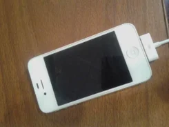 Apple iPhone 4. �/�