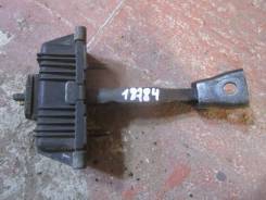 Ограничитель двери. Toyota Avensis, ADT251, AZT250, AZT250L, AZT250W, AZT251, AZT251L, AZT251W, AZT255, AZT255W, CDT250, ZZT251, ZZT251L Двигатели: 1A...
