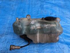 Омыватель фар. Toyota Land Cruiser, KZJ70, KZJ71, KZJ73, KZJ77, KZJ78, LJ70, LJ71, LJ73, LJ77, LJ78, RJ70, RJ73 Toyota Land Cruiser Prado, KZJ71, KZJ7...