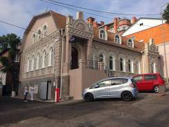 Нежилое помещение в центре города. Улица Прапорщика Комарова 23а, р-н Центр, 212 кв. м. Дом снаружи
