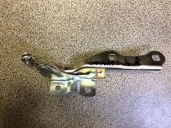 Крепление капота. Chevrolet Cruze Двигатели: L2W, LDD, LDE, LFH, LHD, LKR, LLW, LNP, LUD, LUJ, LUV, LUW, LUZ, LVM, LWE, LXT, LXV