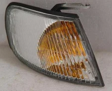 ������� Nissan Pulsar / Lucino / Almera N15 `98-00 RH 215-1588R-AE ����