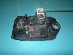 Подушка двигателя. Volvo 850