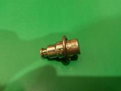 Регулятор давления топлива клапан обратки Toyota 23280-22010. Toyota: Platz, Ipsum, Corolla, MR-S, Yaris Verso, Probox, Raum, Vista, Echo Verso, Caldi...