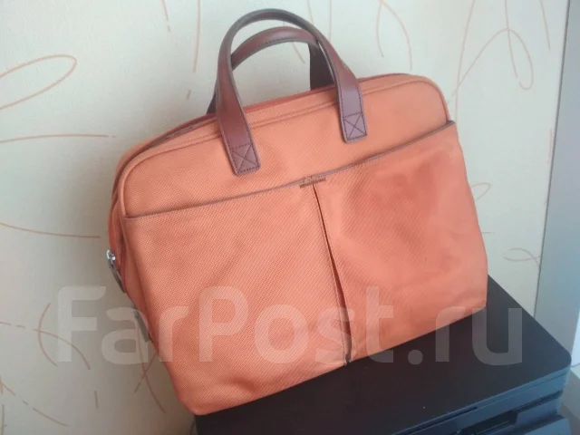 Sony VAIO SVE151D11V. 15.5", 2,4����, ��� 4 ��, ���� 500���, WiFi: 1, Bluetooth: 1, ����������� �� 3��. ����
