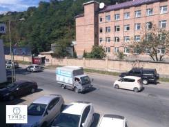 Сдаётся офисное помещение на Снеговой. 17 кв. м., улица Снеговая 4, р-н Снеговая. Вид из окна