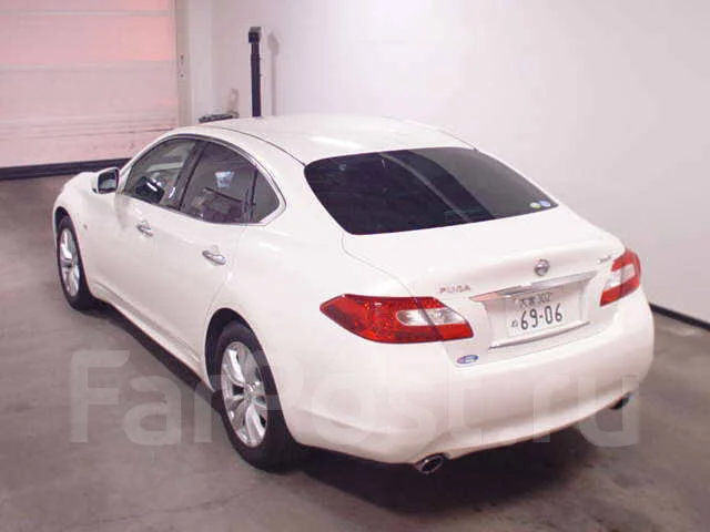 Nissan Fuga. 51 ����