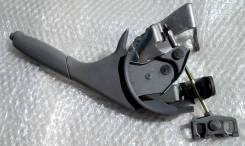 Ручка ручника. Toyota Yaris, NCP10, NCP11, NCP12, NCP20, NCP21, NCP22, NLP10, NLP20, NLP22, SCP10 Toyota Vitz, NCP10, NCP15, SCP10 Toyota Echo, NCP10...