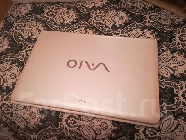 Sony VAIO SVE1712E1R. 17", 2,4����, ��� 4 ��, ���� 500���, WiFi: 1, Bluetooth: 1 ����