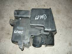 Корпус воздушного фильтра. Mitsubishi Chariot Grandis, N94W