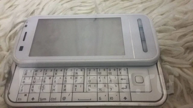 Nokia C6-00. �/� ����